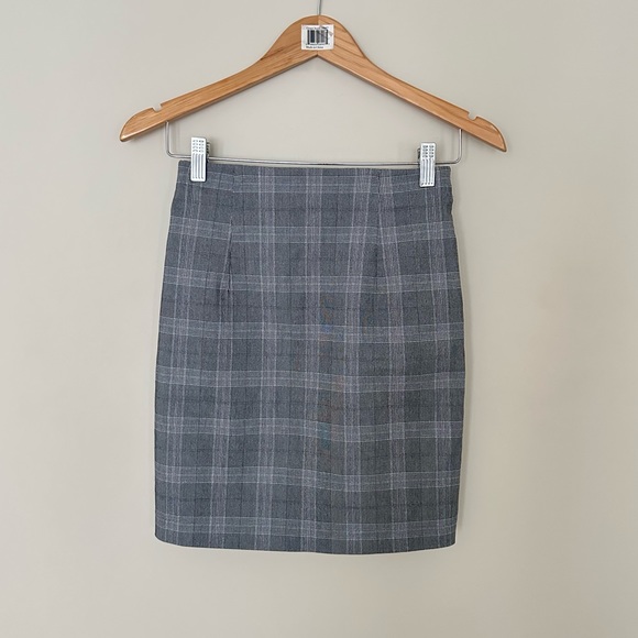 DYNAMITE Gray Plaid Mini Skirt - Picture 4 of 6